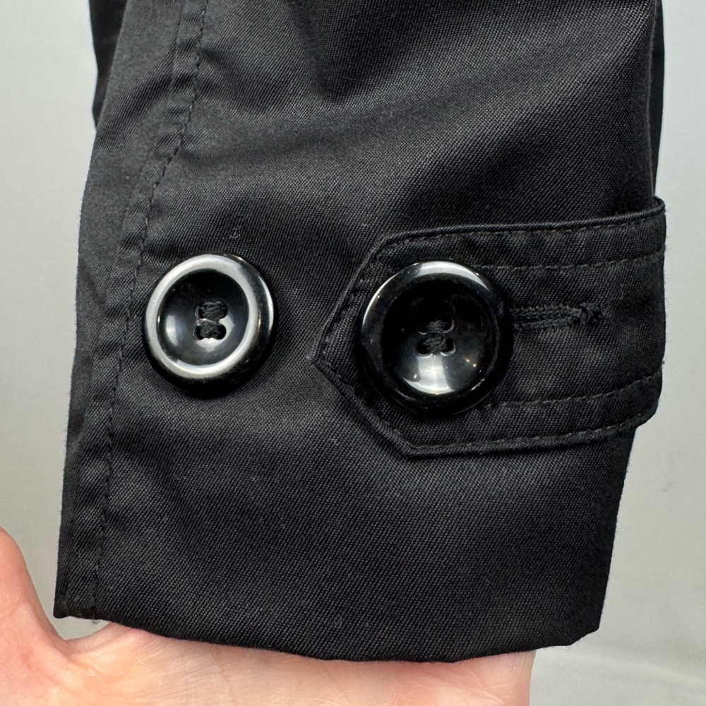 Divided By H&M Women’s Black Short Trench Coat Pockets Belted Lightweight Size 2 - Picture 6 of 13